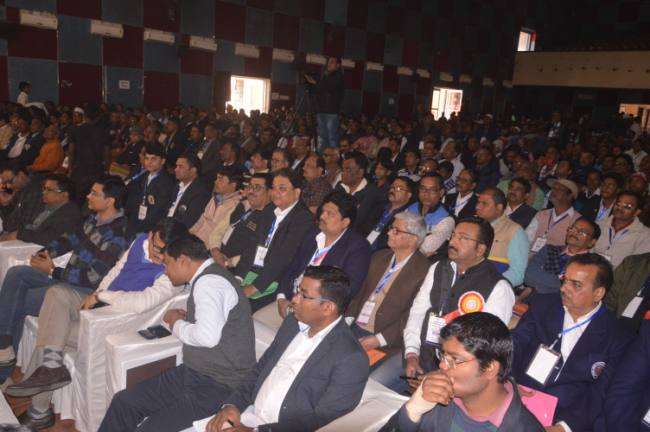 किसान में खुशहाली, मुफ्त बिजली से काटेंगे फसल