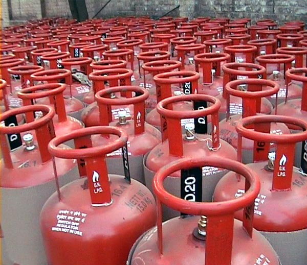 नहीं लगाना पड़ेगा एजेंसी का चक्कर, सितंबर से 7 दिन में गैस कनेक्शन