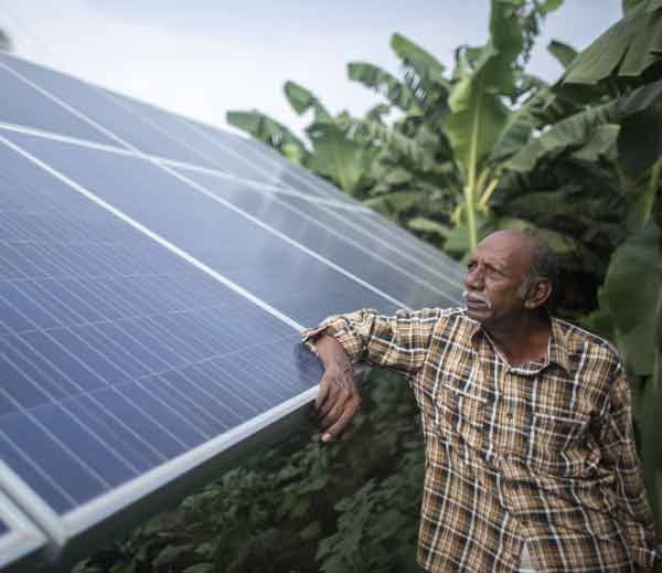 ये हैं देश के पहले सोलर फार्मर: खेती के बाद बिजली बेचकर भी की कमाई